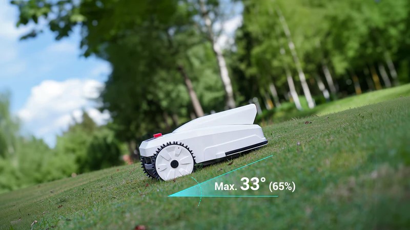 robot-tagliaerba-FJD-FJDynamics-FV2000-robot-rasaerba-pendenza-massima-Max_Slope_climbing_33_robotic_lawn_mower